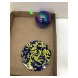 2cnt Glass Pieces