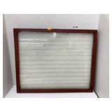 Hanging display case (clasp broken)