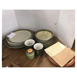 Casual Cream Vista Pattern Dishes & Misc Dishes
