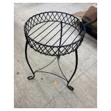 Metal plant stand