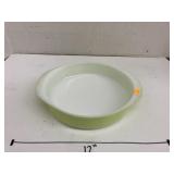 Vntg 8 in Pyrex cake pan