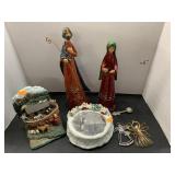 Christmas Decor and Noahï¿½s Ark Decor (Broken)