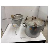 Vintage American Waterless Cooker 7 Quart