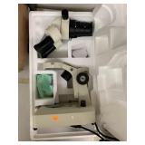 Microscope