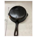 Vntg size 4 cast iron skillet