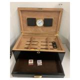Black Humidor lacquered Supreme with Keys