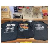 3 T-shirts