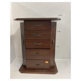 Wooden jewelry box