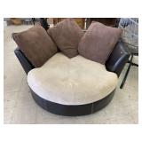 Large Chair, approx 4ft x 4ft