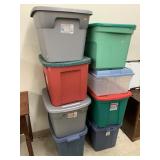 8cnt totes, 1 lid doesnï¿½t fit