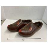 Wooden shoes (size ?)