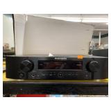 Marantz Receiver, powers on