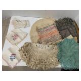 Vntg doilies