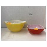 Vntg Pyrex bowls