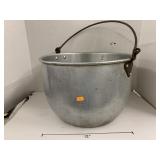 Wear ever pot, aluminum