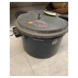 Vntg Merit Enamel Pressure cooker - missing rocker