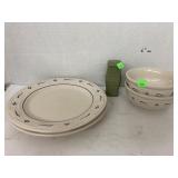 Longaberger plates (2), bowls (2), & shaker