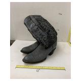 Cowboy boots, size 9.5?