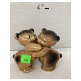 Vntg Vantellingen hugging bear S/P shakers