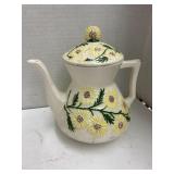 Daisy tea pot