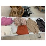 6cnt sweaters, size Small