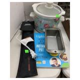 Pioneer woman crock pot and misc kitchen items