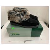 Slippers, size 10