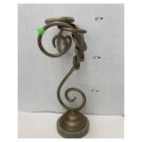 Metal candle holder