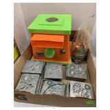 Creepy Crawlers Machine, Molds, critters