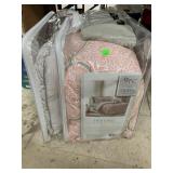 9 Pc Queen Bedding Set, Pillow & Cases, Sheets,