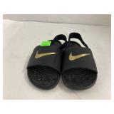 Kidï¿½s Nike sandals (9)