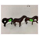 3 Horses