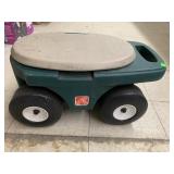 Step 2 Garden seat w Wheels