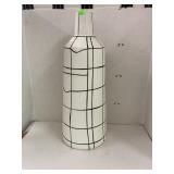 Black & white ceramic vase