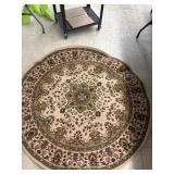 Rug - Approx 62 inches round