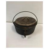 Smart's no 8 cast iron Dutch Oven