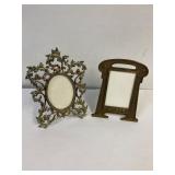 2 decorative metal frames.