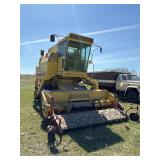 NH 1400 Combine Running, Shedded, S/N 3805453
