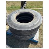 2 tires Michelin 305/85R 22.5 Tires, used