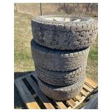 4 Toyo 275/65 R20 Tires on Ford 8 Bolt Rims