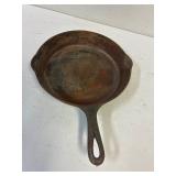 Griswold cast iron fry pan. No 704
