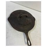 McClary No 9 cast iron pan w lid