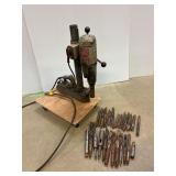 B&D 1 1/4' magnetic drill press. Works. W 26 bits