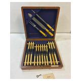 Sheffield Bakelite handled cutlery.Wood case w key