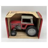 1/16 Massey Ferguson 590 in Box