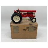 1/16 1978 Toy Farmer Farmall 560 Wide Front w/ Dua