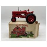 1/16 1984 Toy Farmer Farmall 300