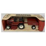 Ertl Snapper Lawn Tractor & Trailer