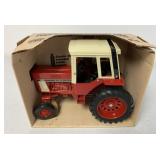 Ertl International 1586 Tractor w/ Cab