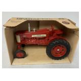 Ertl IH McCormick Farmall 350 Tractor